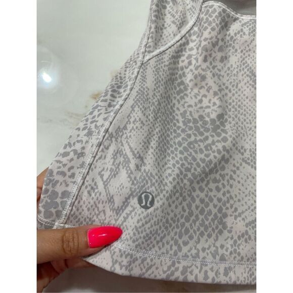 Lululemon White Gray Snake Print Tank Top Mesh Size 6 - Picture 5 of 7
